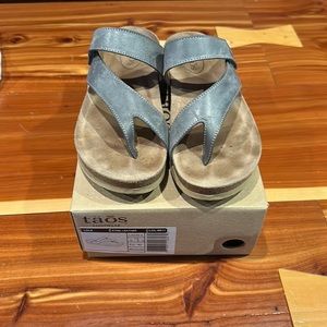 EUC Taos Footwear Lola Sandals